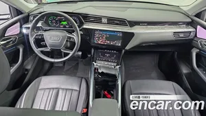 Audi e-tron, 2021 — миниатюра 10