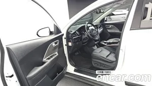 Kia Niro, 2023 — миниатюра 10
