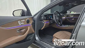 Mercedes-Benz E-Class, 2022 — миниатюра 13