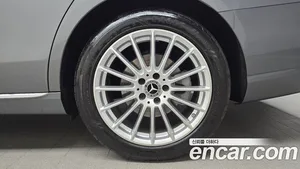 Mercedes-Benz E-Class, 2022 — миниатюра 7
