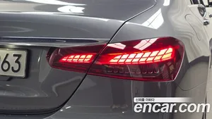 Mercedes-Benz E-Class, 2022 — миниатюра 9
