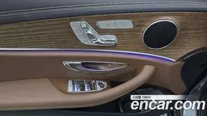 Mercedes-Benz E-Class, 2022 — миниатюра 28