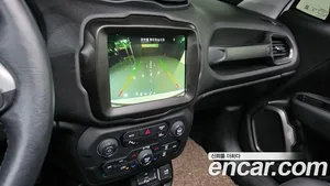 Jeep Renegade, 2023 — миниатюра 23