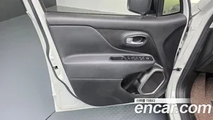 Jeep Renegade, 2023 — миниатюра 14