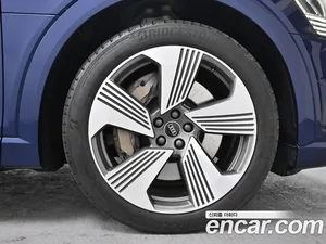 Audi e-tron, 2022 — миниатюра 5
