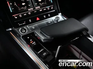 Audi e-tron, 2022 — миниатюра 9