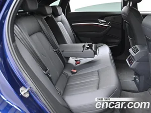 Audi e-tron, 2022 — миниатюра 12