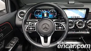 Mercedes-Benz GLB-Class, 2022 — миниатюра 18