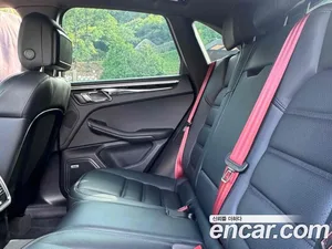 Porsche Macan, 2022 — миниатюра 10
