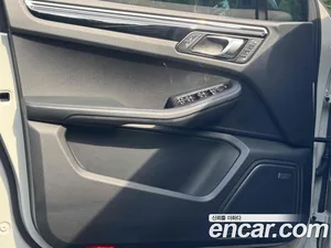 Porsche Macan, 2022 — миниатюра 17
