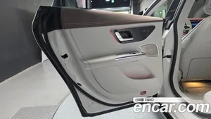 Mercedes-Benz EQE, 2023 — миниатюра 15
