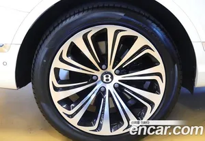 Bentley Bentayga, 2024 — миниатюра 9