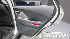 Kia Niro, 2023 — миниатюра 15