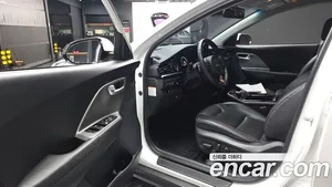 Kia Niro, 2023 — миниатюра 10
