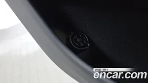 Tesla Model Y, 2025 — миниатюра 32