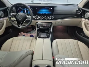 Mercedes-Benz E-Class, 2023 — миниатюра 1