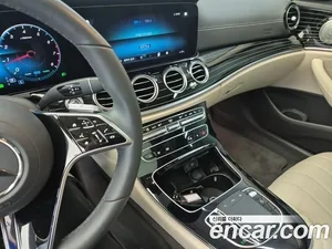 Mercedes-Benz E-Class, 2023 — миниатюра 10