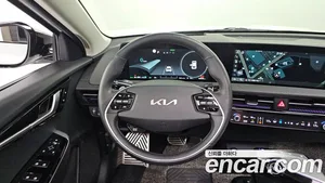 Kia EV6, 2023 — миниатюра 13