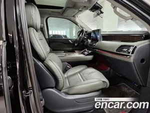 Lincoln Navigator, 2023 — миниатюра 12
