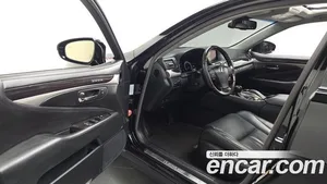 Lexus LS, 2017 — миниатюра 10