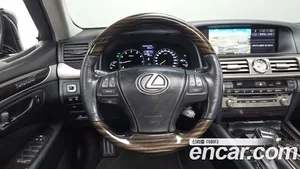 Lexus LS, 2017 — миниатюра 13