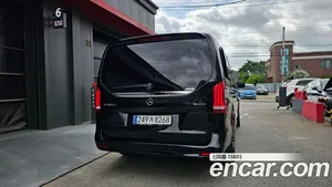 Mercedes-Benz V-Class, 2023 — миниатюра 4