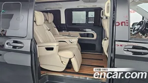 Mercedes-Benz V-Class, 2023 — миниатюра 17