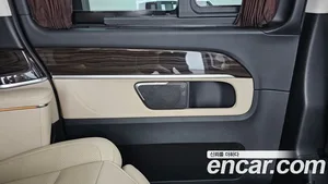 Mercedes-Benz V-Class, 2023 — миниатюра 15