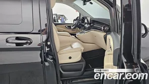 Mercedes-Benz V-Class, 2023 — миниатюра 16