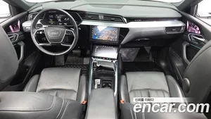 Audi e-tron, 2022 — миниатюра 10