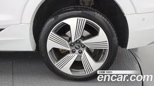 Audi e-tron, 2022 — миниатюра 7