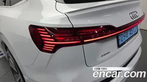 Audi e-tron, 2022 — миниатюра 9