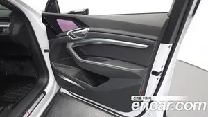 Audi e-tron, 2022 — миниатюра 14