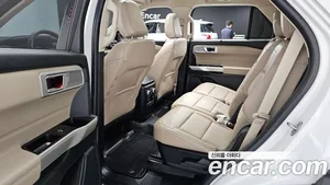 Ford Explorer, 2022 — миниатюра 11
