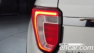 Ford Explorer, 2018 — миниатюра 9