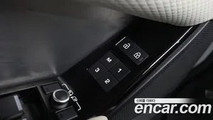 Land Rover Range Rover Velar, 2022 — миниатюра 28