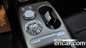 Genesis GV60, 2022 — миниатюра 10