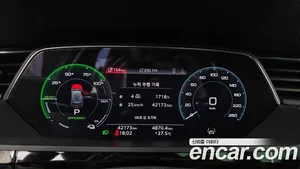 Audi e-tron, 2023 — миниатюра 11