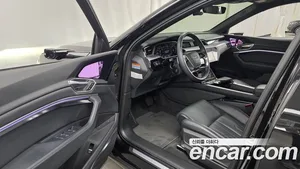 Audi e-tron, 2023 — миниатюра 13