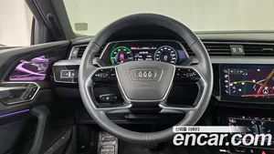 Audi e-tron, 2023 — миниатюра 18