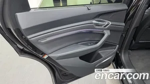 Audi e-tron, 2023 — миниатюра 15