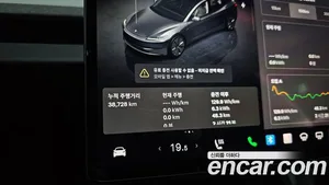 Tesla Model 3, 2025 — миниатюра 10