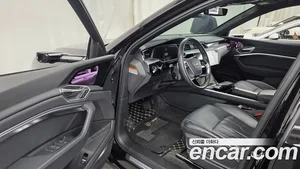 Audi e-tron, 2021 — миниатюра 13