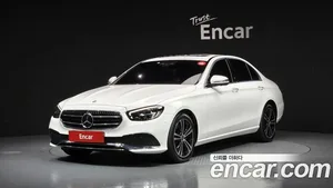 Mercedes-Benz E-Class, 2022 — миниатюра 1