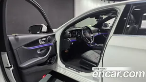 Mercedes-Benz E-Class, 2022 — миниатюра 10
