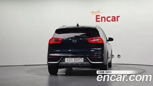 Kia Niro, 2017 — миниатюра 4