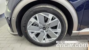 Genesis GV60, 2023 — миниатюра 5