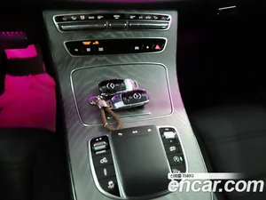 Mercedes-Benz E-Class, 2023 — миниатюра 11