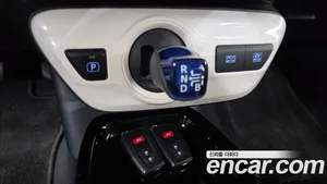 Toyota Prius, 2017 — миниатюра 9