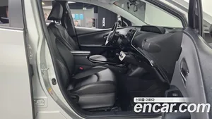 Toyota Prius, 2017 — миниатюра 11